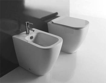 MEG11 COMPOSIZIONE SANITARI FILOMURO SENZA BRIDA CON COPRIWC SLIM STANDARD